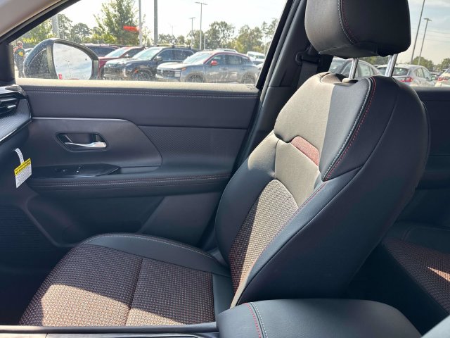New 2027 Nissan Kicks SR FWD image 18