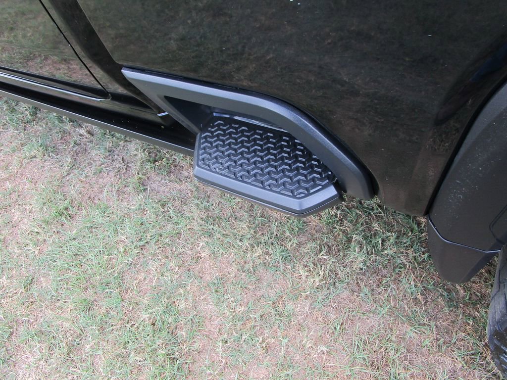 Used 2024 GMC Sierra 2500 AT4 w/ AT4 Premium Plus Package image 16