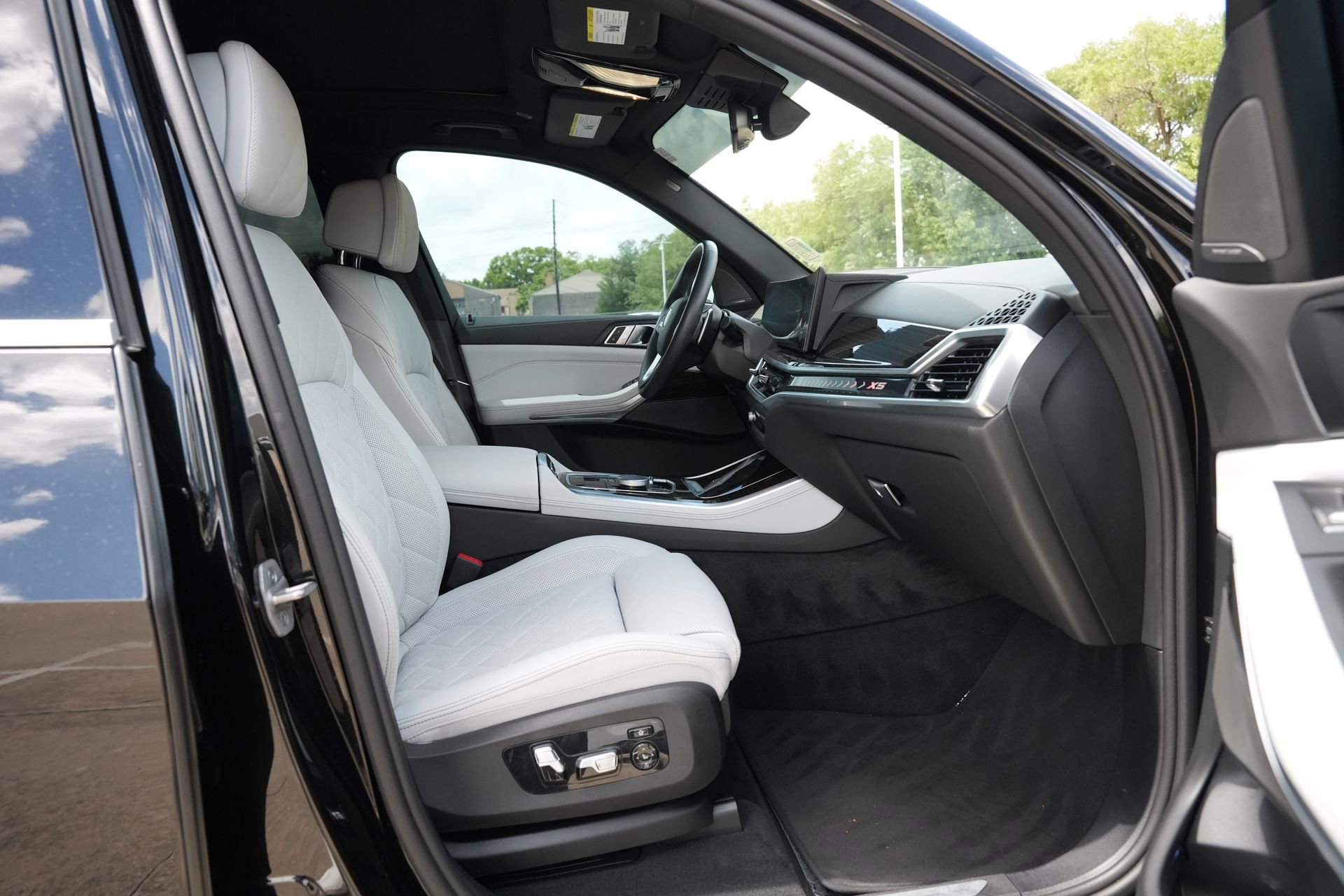 Used 2024 BMW X5 sDrive40i w/ Premium Package image 24