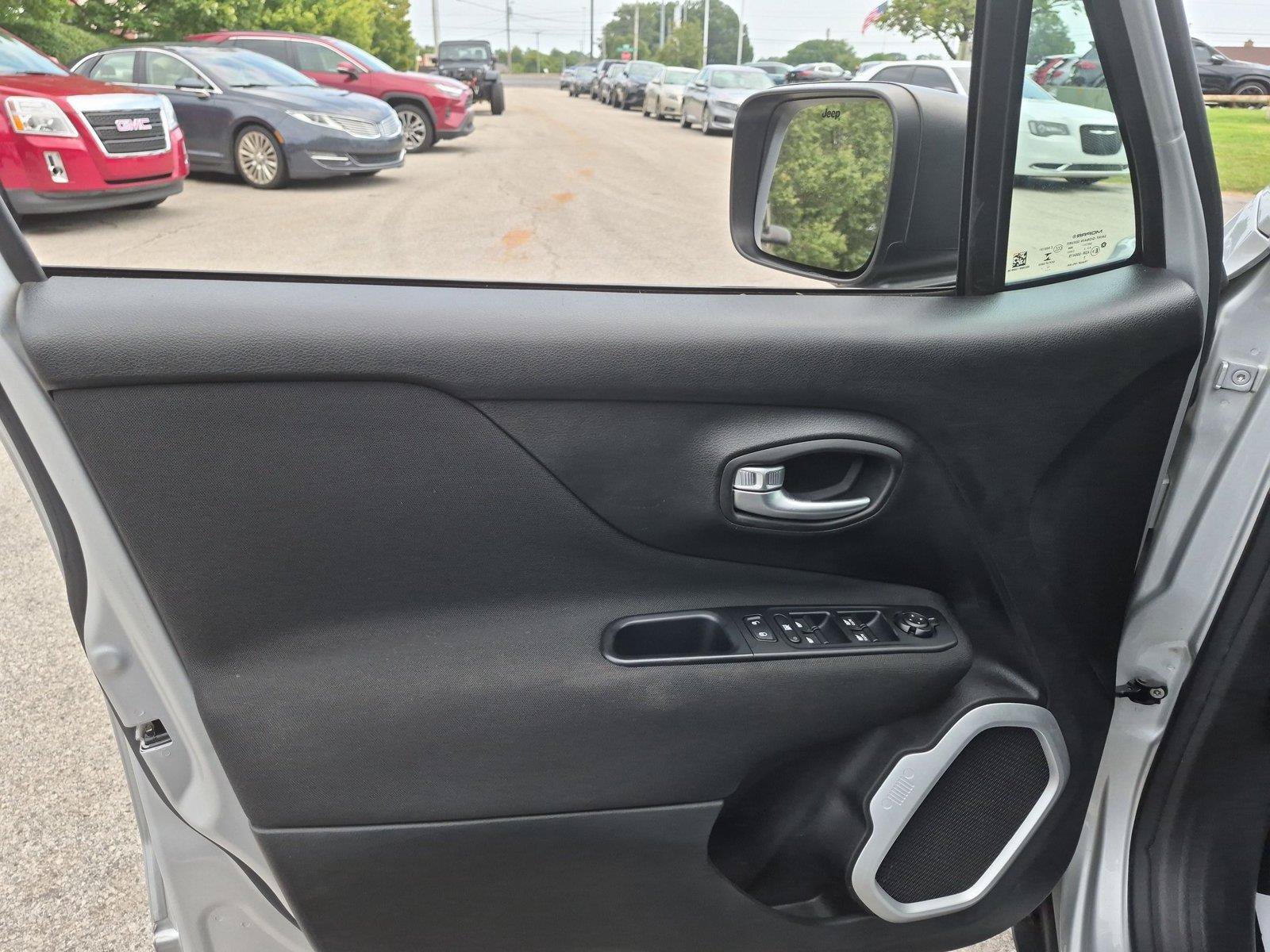 Used 2018 Jeep Renegade Sport w/ Power & Air Group FWD image 14