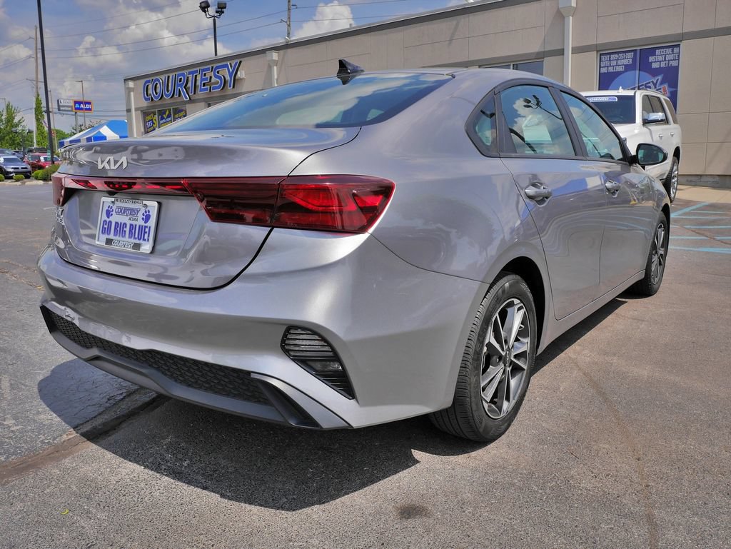 Used 2024 Kia Forte LXS FWD image 7
