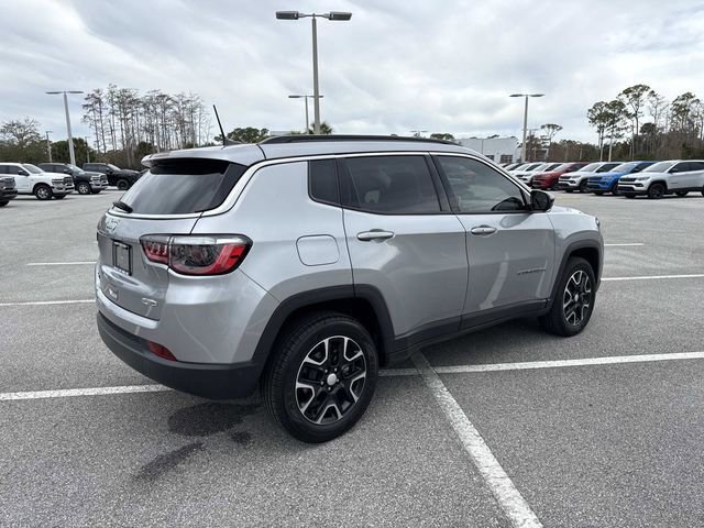 Used 2022 Jeep Compass Latitude w/ Sun and Sound Group image 3