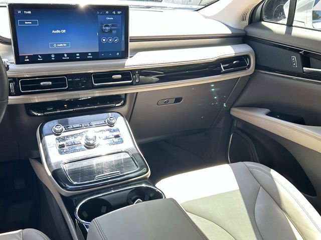 Used 2022 Lincoln Nautilus FWD w/ Premium Package image 24