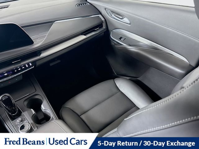 Used 2025 Cadillac XT4 Premium Luxury image 24