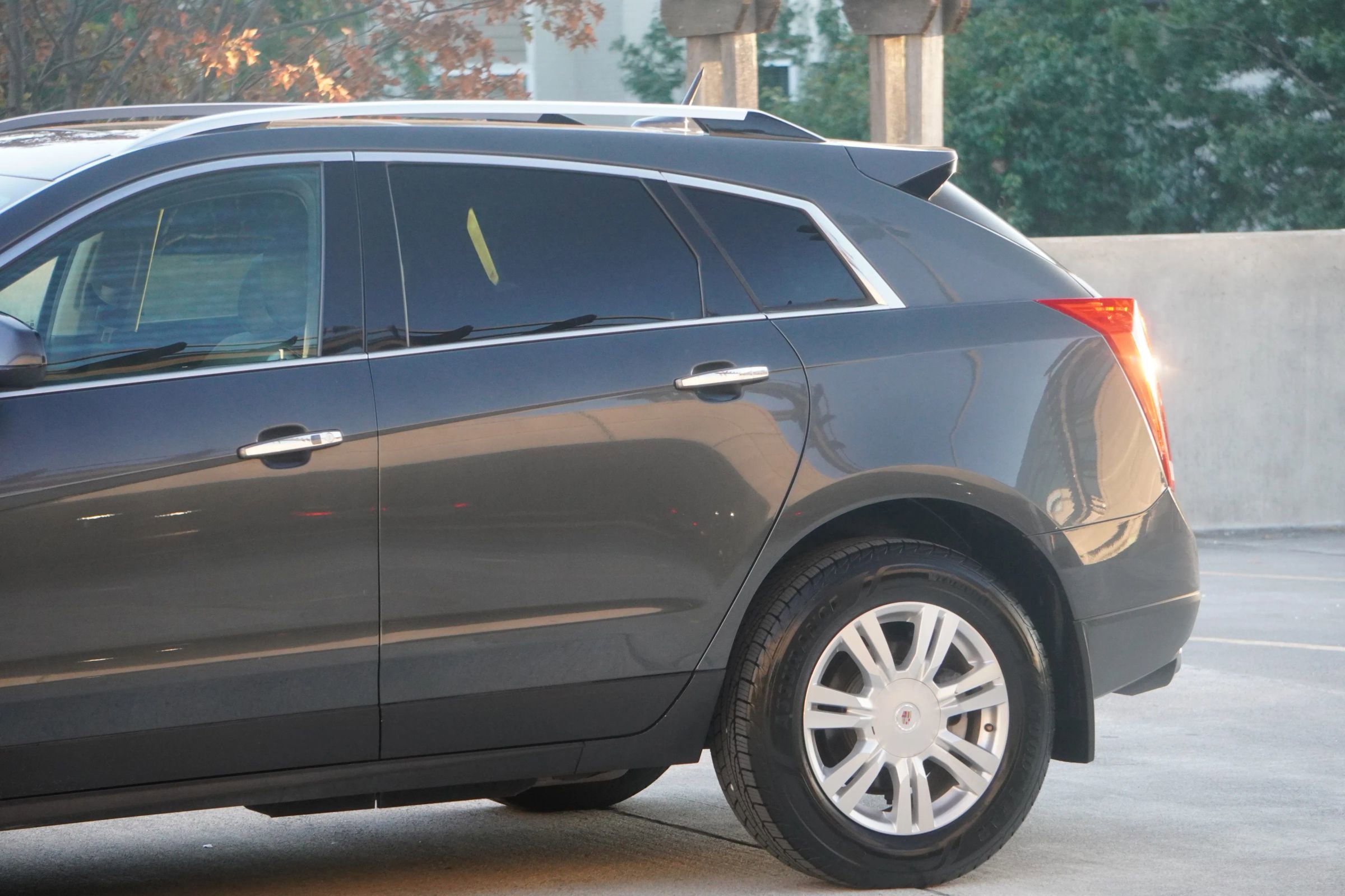 Used 2012 Cadillac SRX Luxury image 5