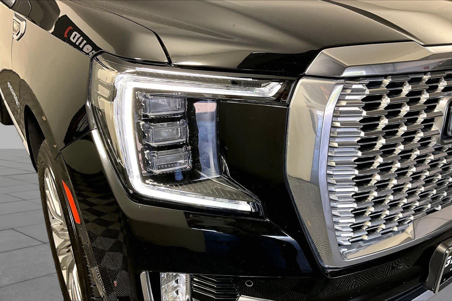 Used 2023 GMC Yukon Denali RWD image 27