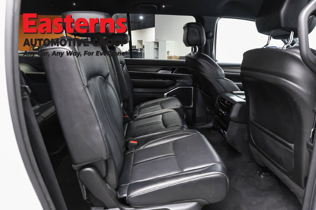 Used 2024 Jeep Wagoneer L Series II w/ Flexible Seating Group AWD/4WD image 27