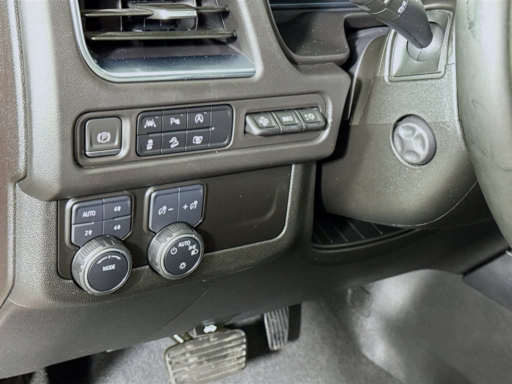 Used 2023 Chevrolet Tahoe Premier w/ Premium Package 2 AWD/4WD image 21