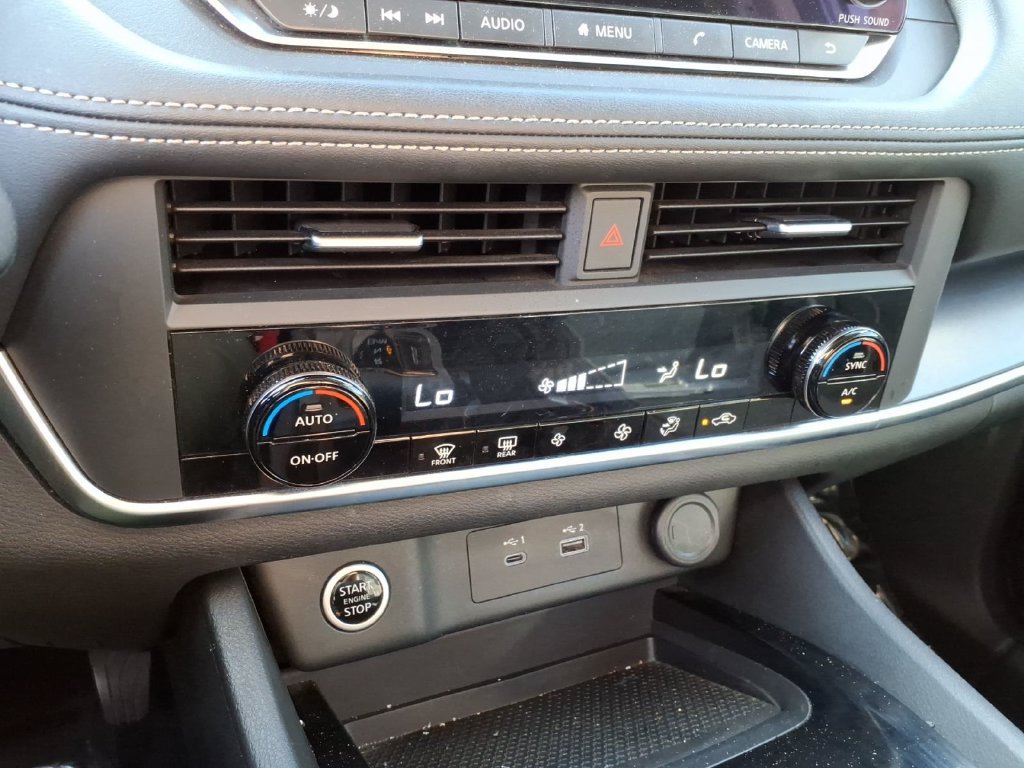 Certified 2023 Nissan Rogue SV FWD image 23