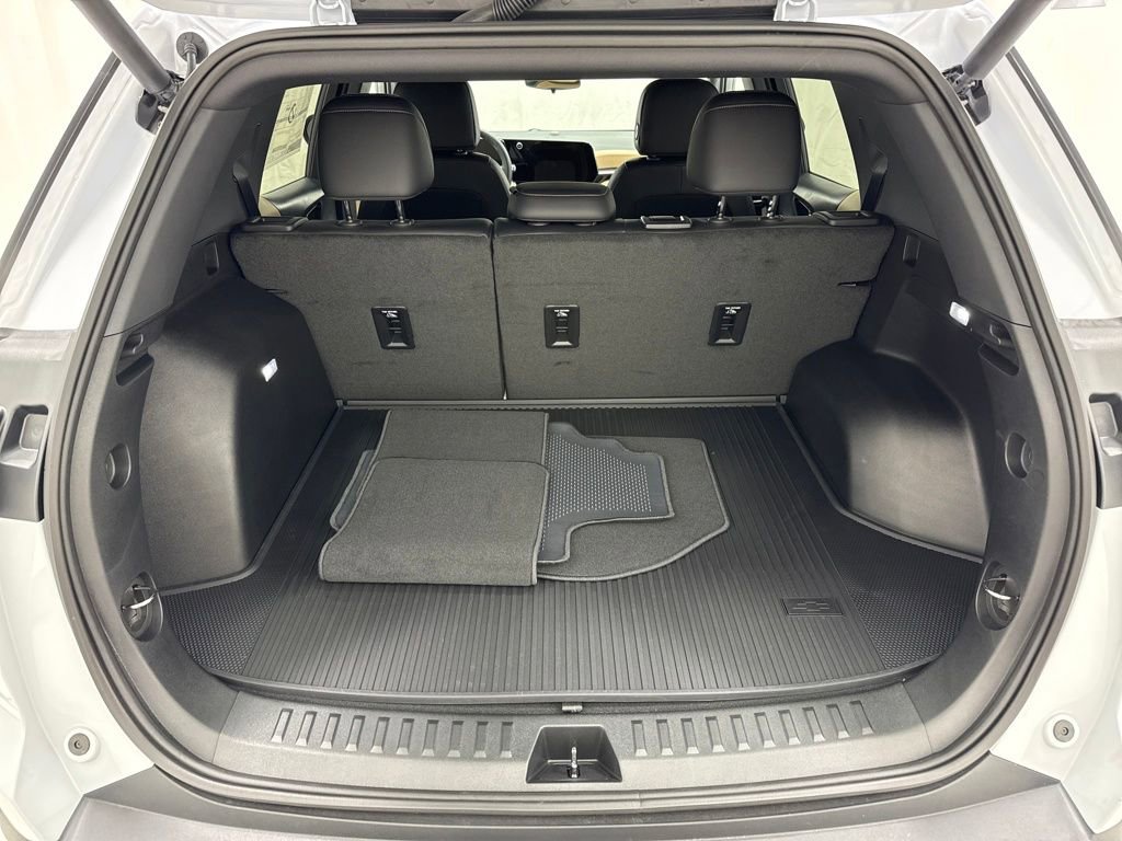 New 2026 Chevrolet Equinox ACTIV w/ LPO, Floor Liner Package image 14