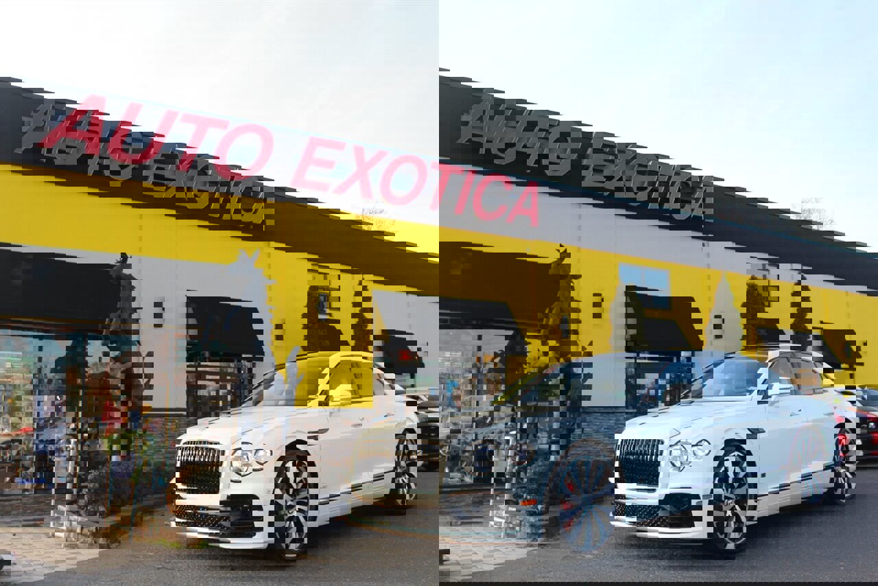 Used 2021 Bentley Flying Spur W12 image 1