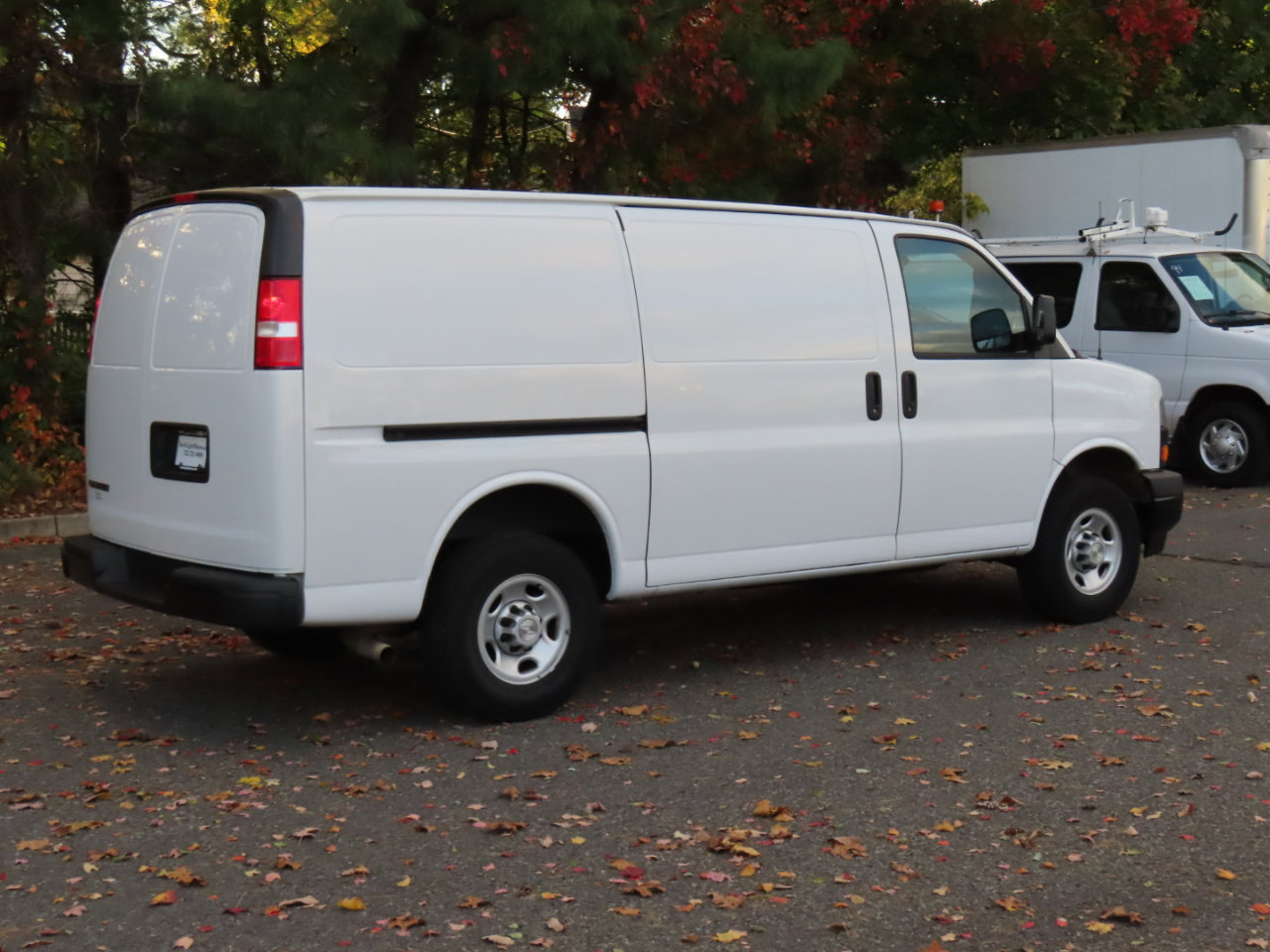Used 2022 Chevrolet Express 2500 w/ Driver Convenience Package image 21