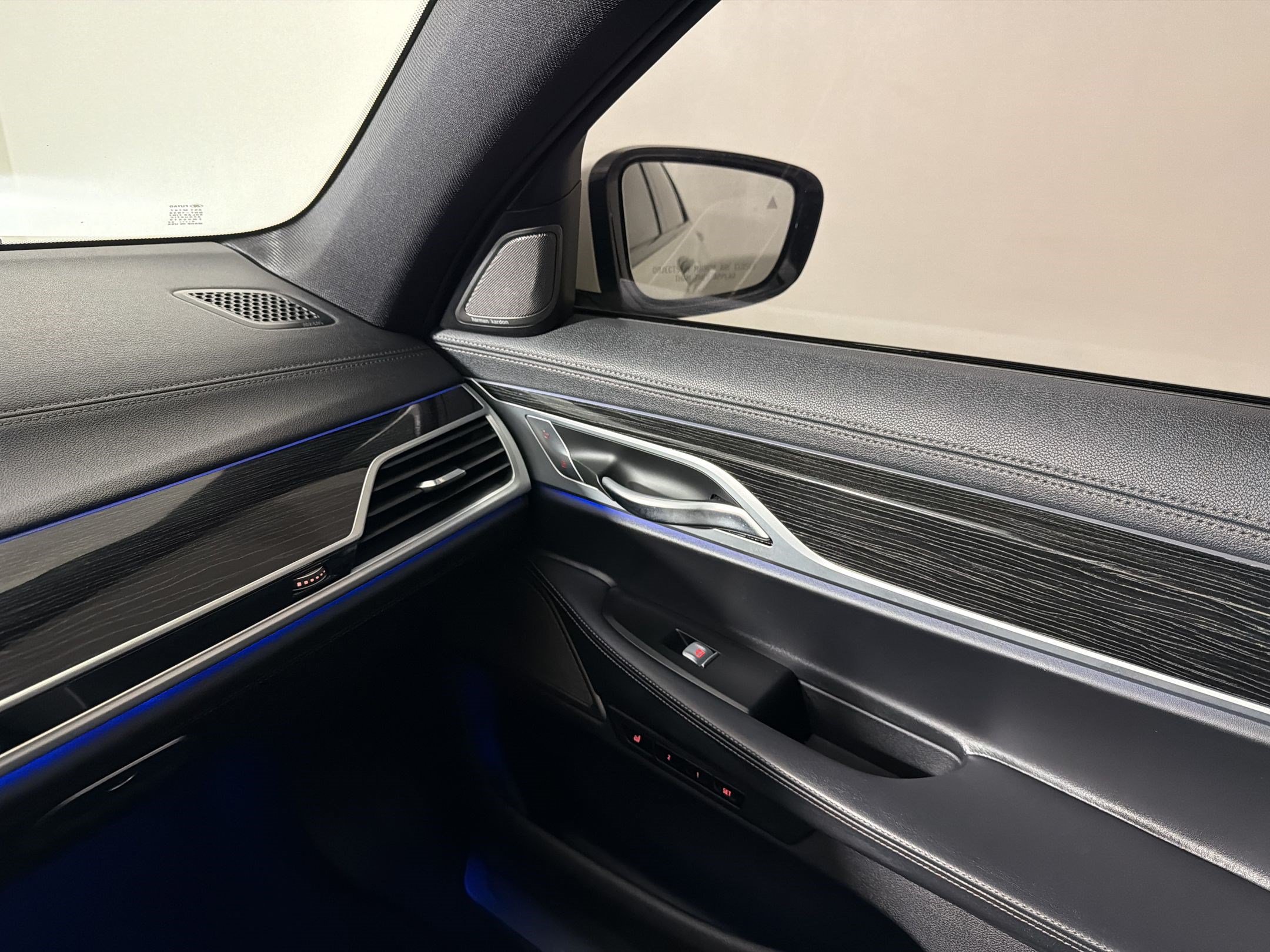 Used 2020 BMW 740i xDrive w/ M Sport Package AWD/4WD image 24