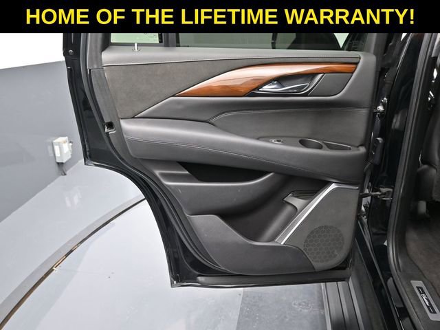 Used 2020 Cadillac Escalade Premium Luxury image 38