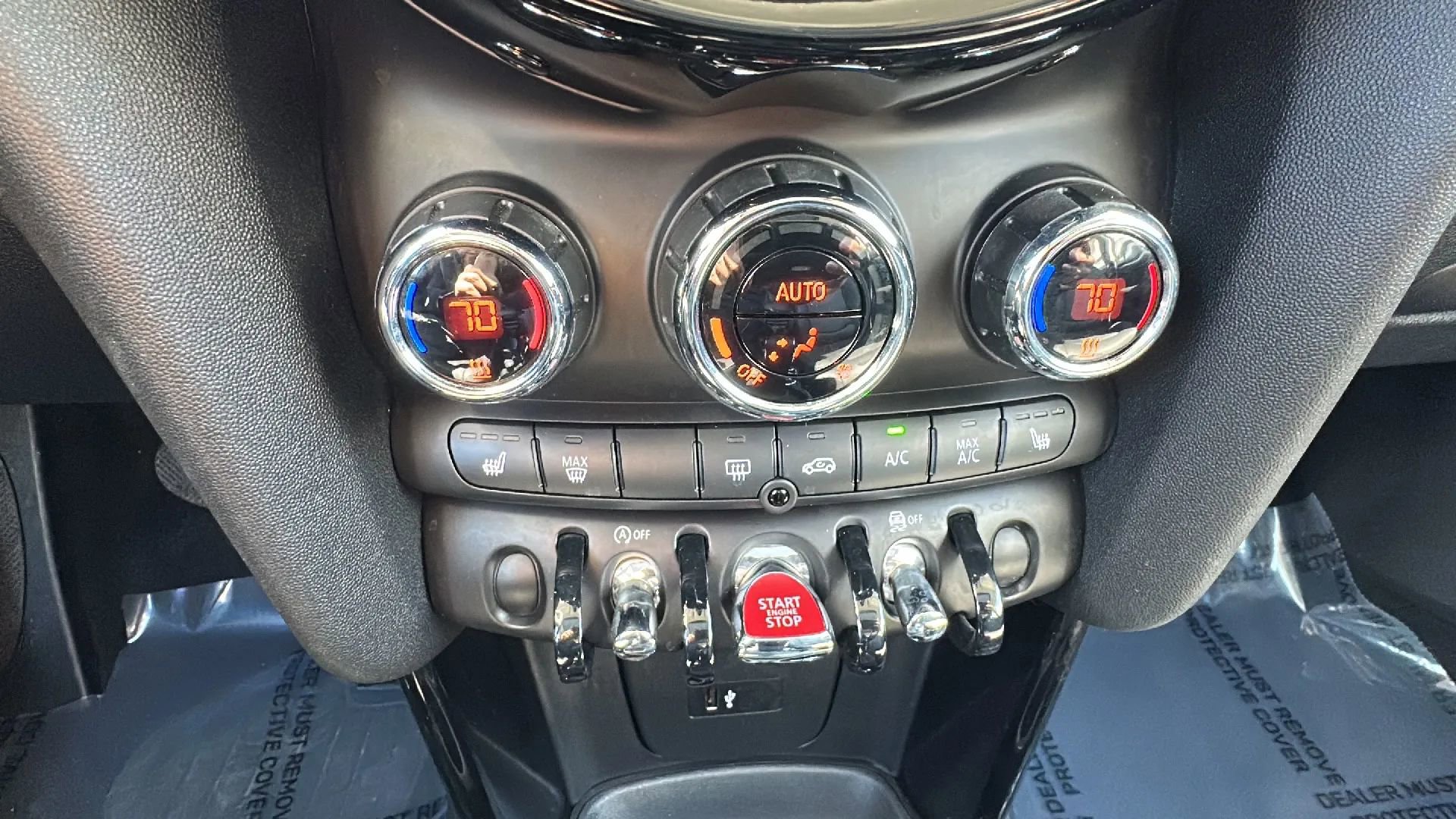 Used 2023 MINI Cooper 2-Door Hardtop image 13