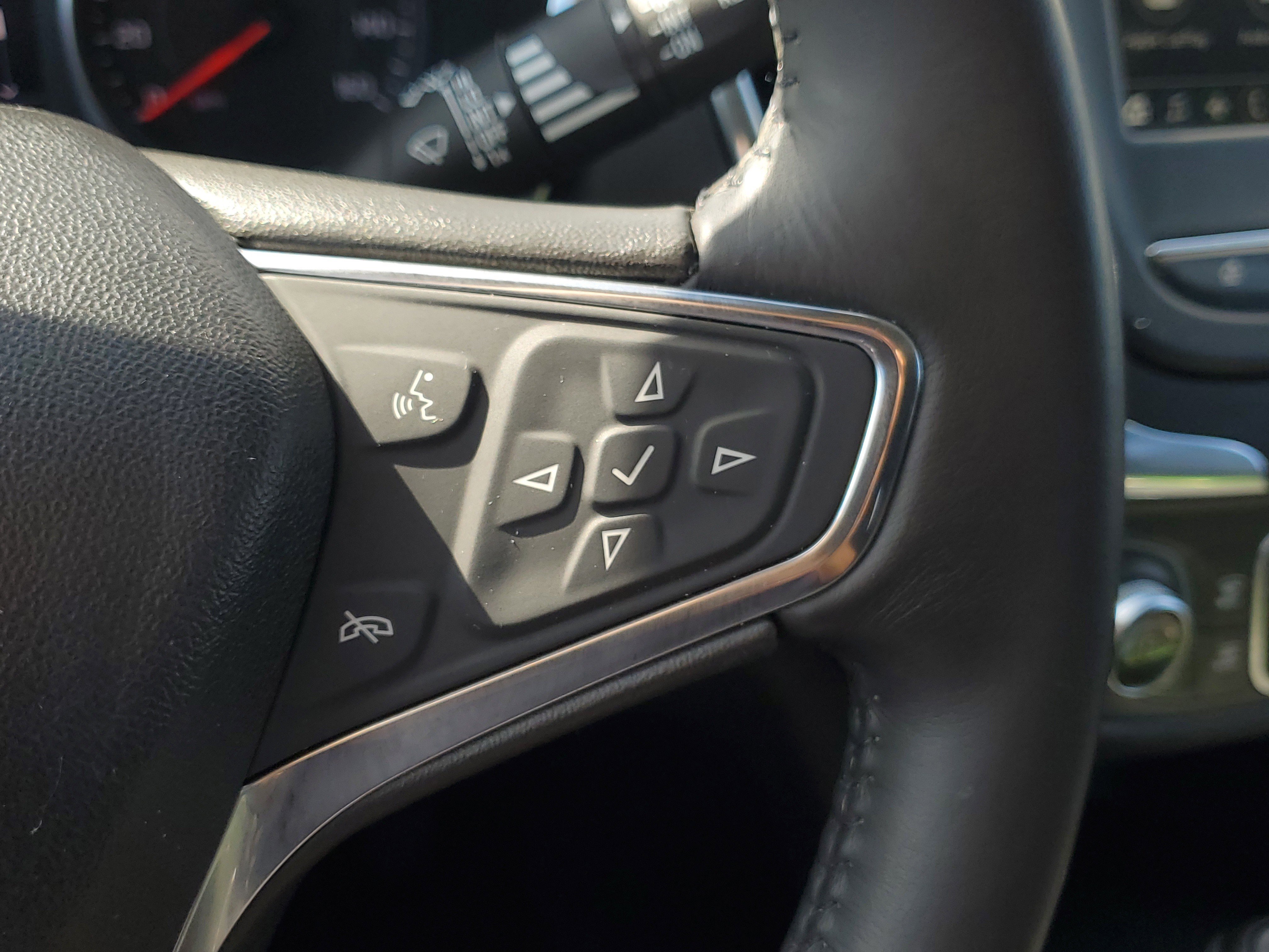 Used 2019 Chevrolet Equinox LT image 25