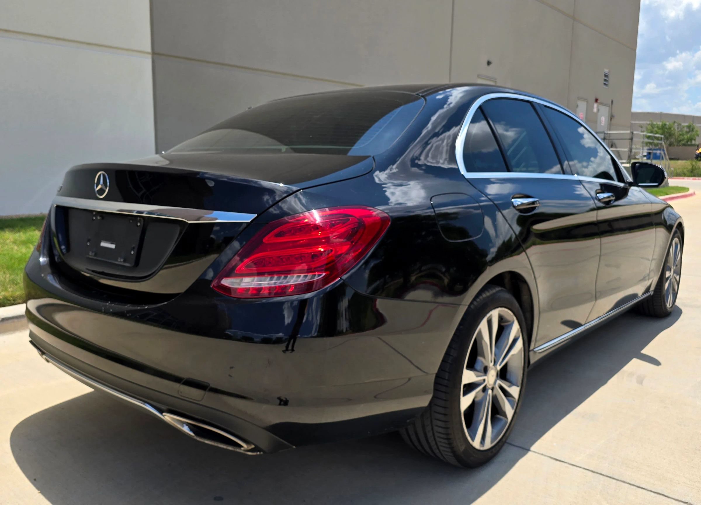 Used 2015 Mercedes-Benz C 300 Sedan image 7