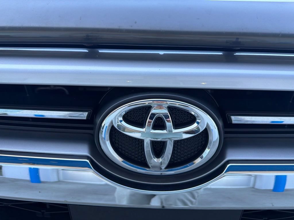 Used 2022 Toyota 4Runner Limited AWD/4WD image 32