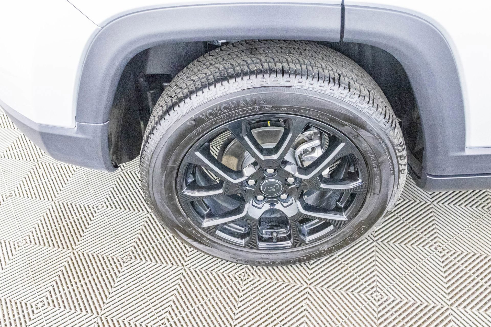 Used 2025 Jeep Compass Latitude w/ Altitude Special Edition image 48