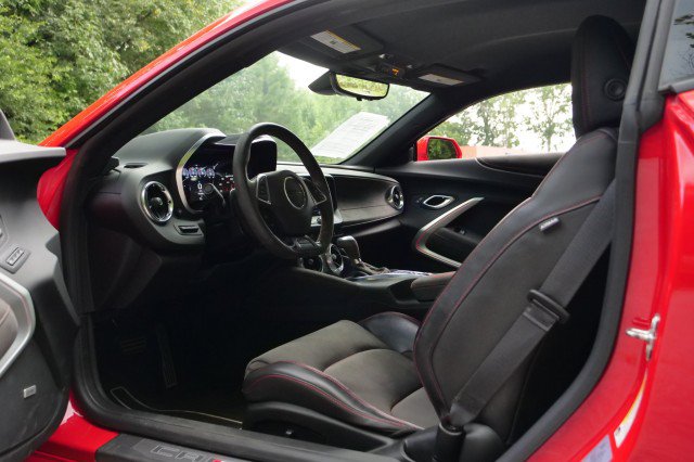Used 2022 Chevrolet Camaro ZL1 RWD image 15