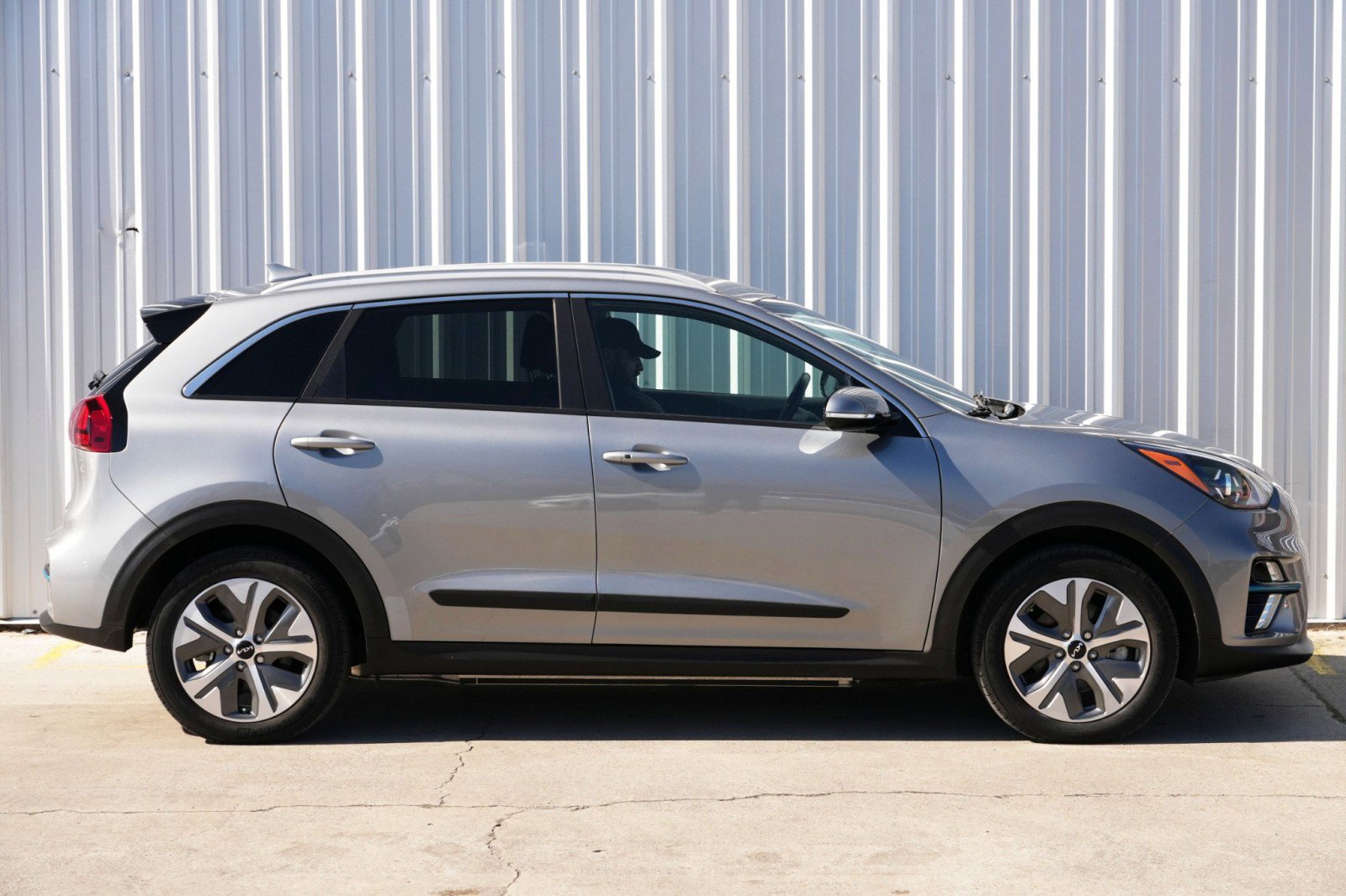 Used 2022 Kia Niro EX w/ Cold Weather Package FWD image 50