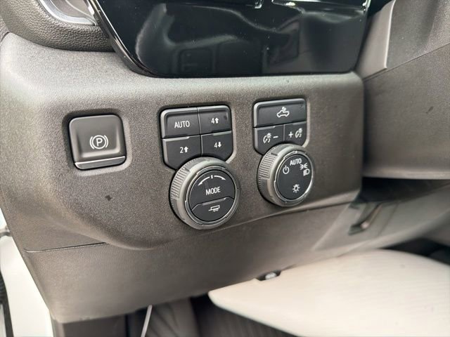 Used 2023 Chevrolet Silverado 1500 LT AWD/4WD image 25