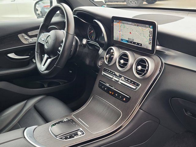 Used 2022 Mercedes-Benz GLC 300 4MATIC w/ Multimedia Package Lite image 10