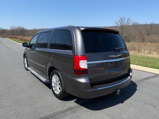 Used 2015 Chrysler Town & Country Limited Platinum w/ Trailer Tow Group FWD image 6