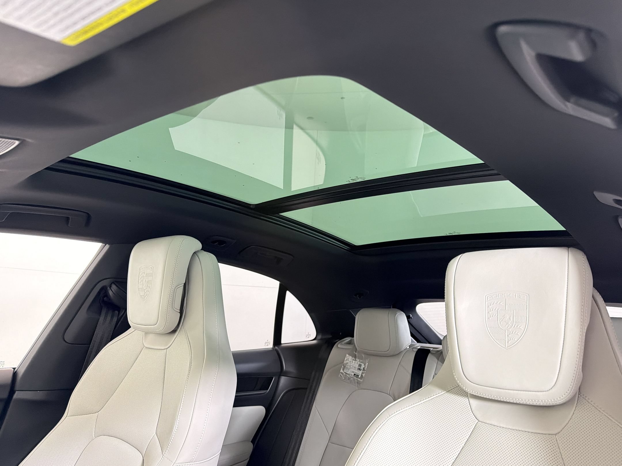 Used 2026 Porsche Macan Electric RWD image 16
