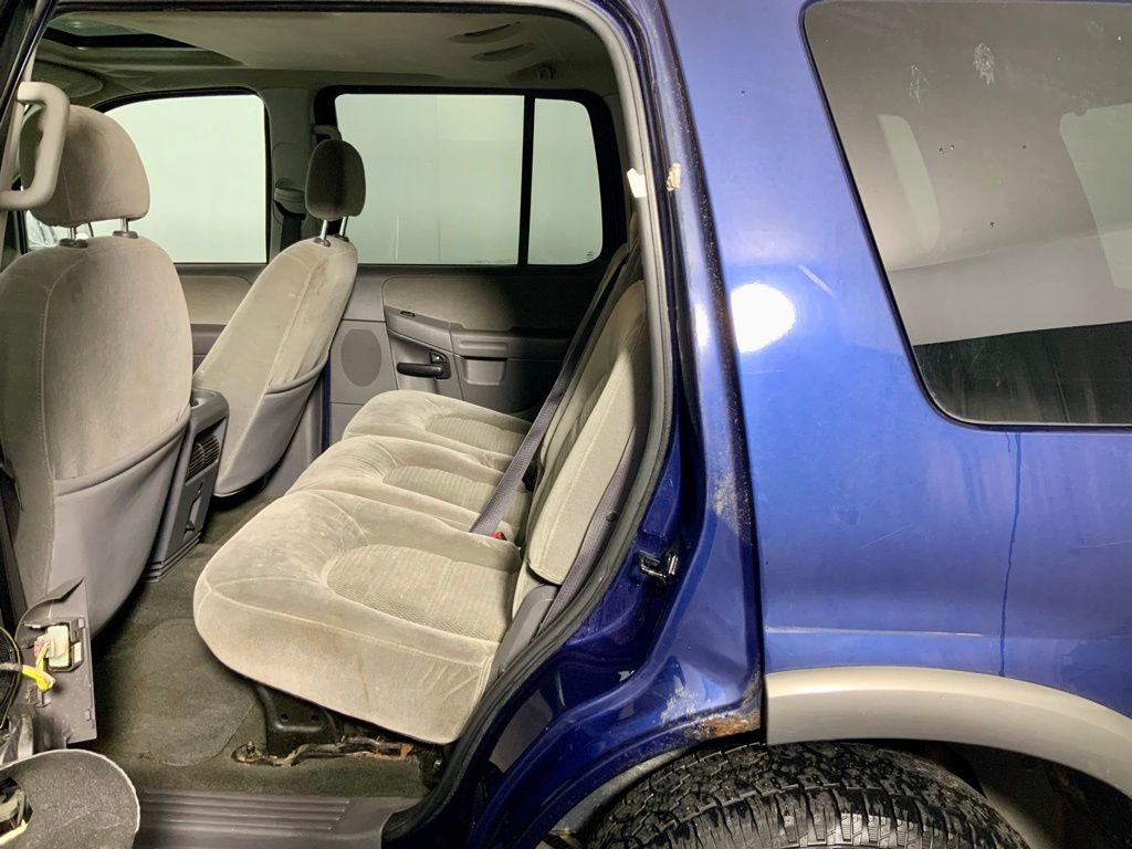 Used 2005 Ford Explorer XLT AWD/4WD image 19