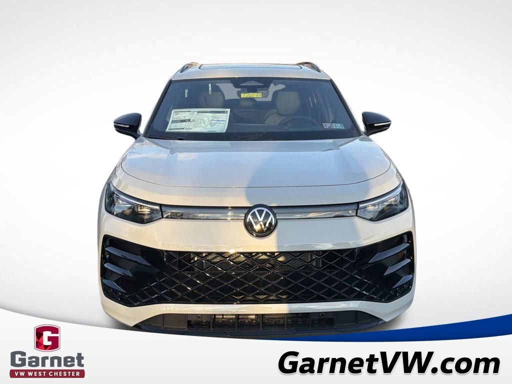 New 2026 Volkswagen Tiguan SE R-Line image 8