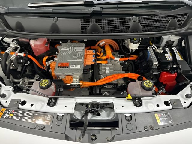 Used 2023 Chevrolet Bolt LT w/ Infotainment Package FWD image 10