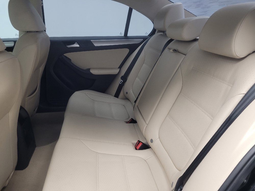 Used 2016 Volkswagen Jetta SE FWD image 18
