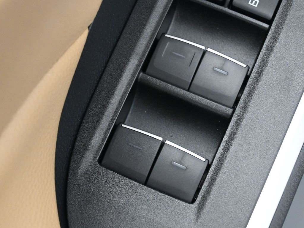 Used 2025 Toyota RAV4 XLE image 14