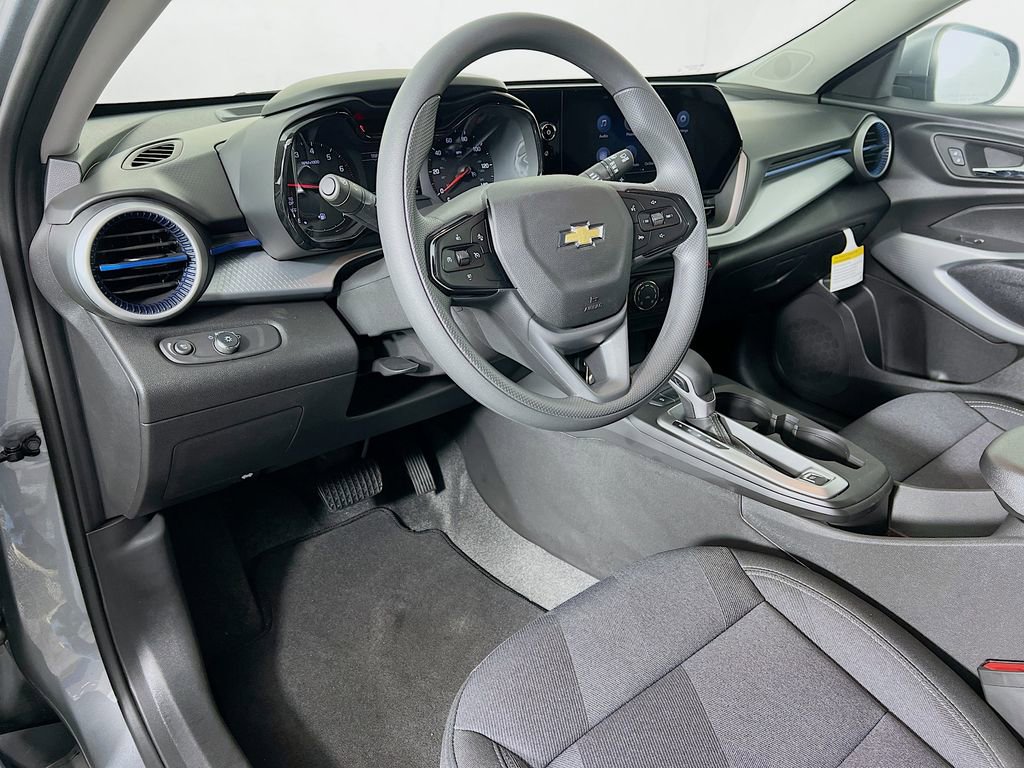 New 2026 Chevrolet Trax LS w/ LS Convenience Package FWD image 9