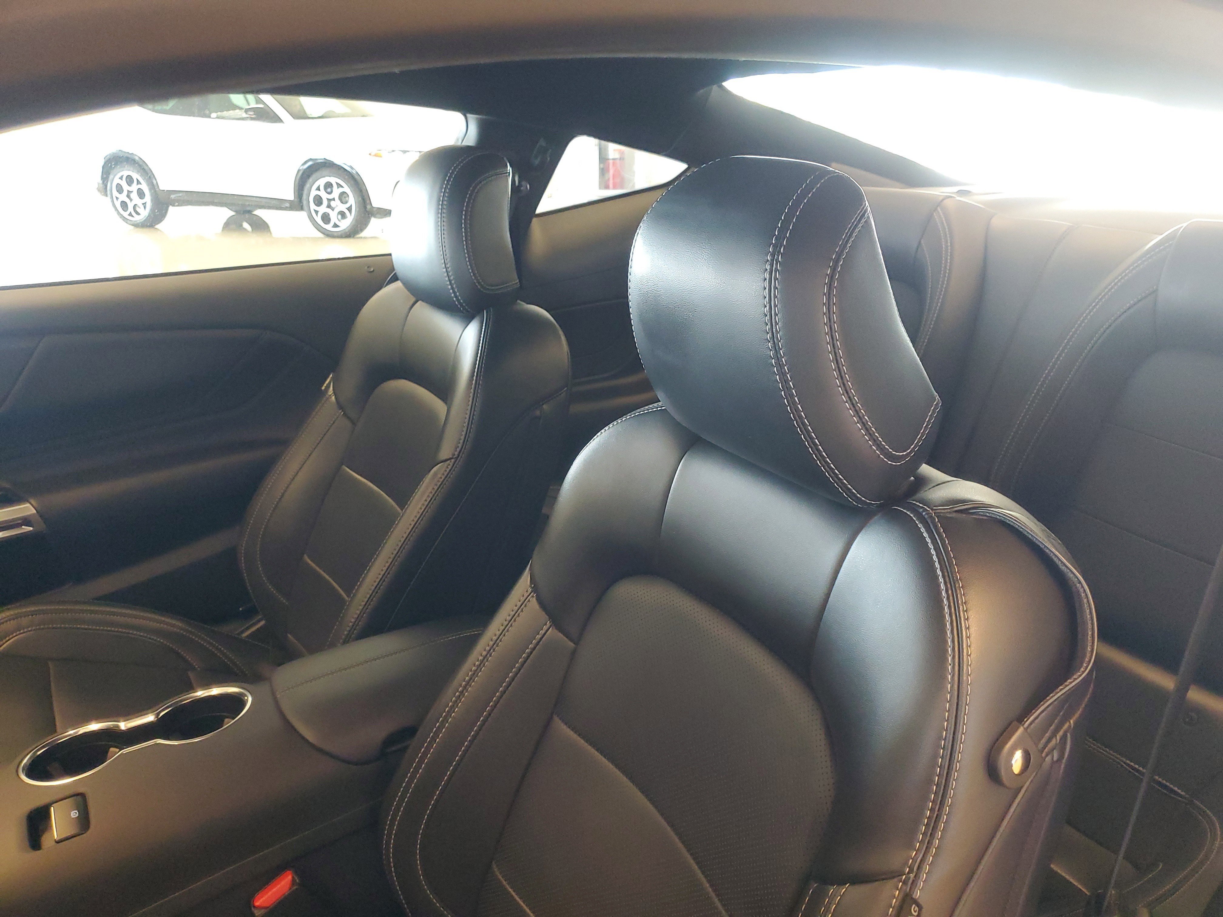 Used 2025 Ford Mustang Premium RWD image 15
