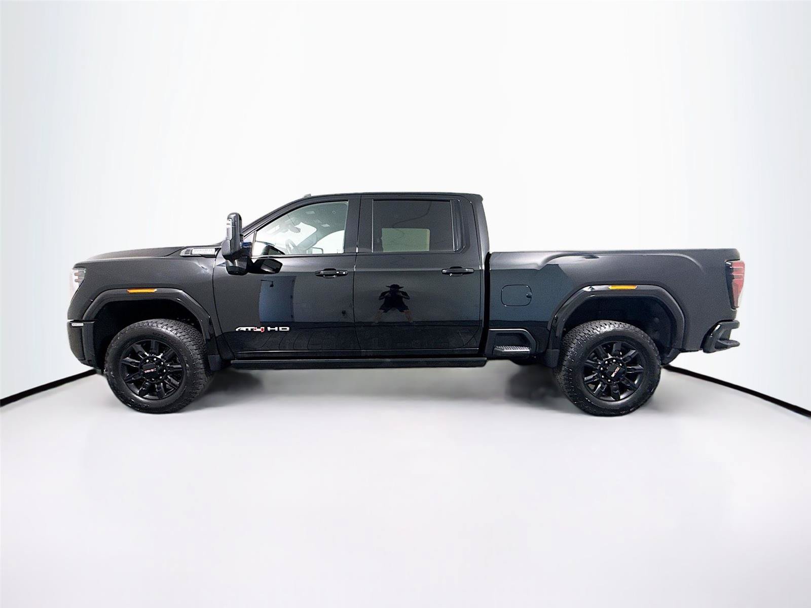 Used 2025 GMC Sierra 2500 AT4 w/ AT4 Premium Plus Package AWD/4WD image 30