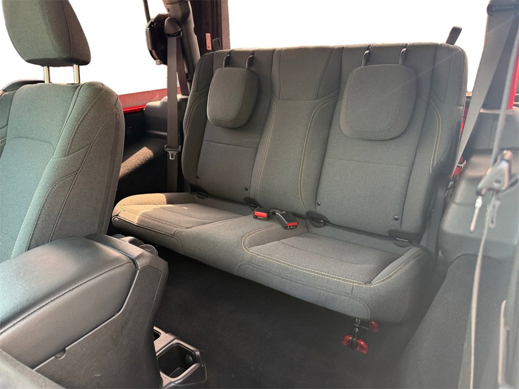 Used 2025 Jeep Wrangler Willys image 13