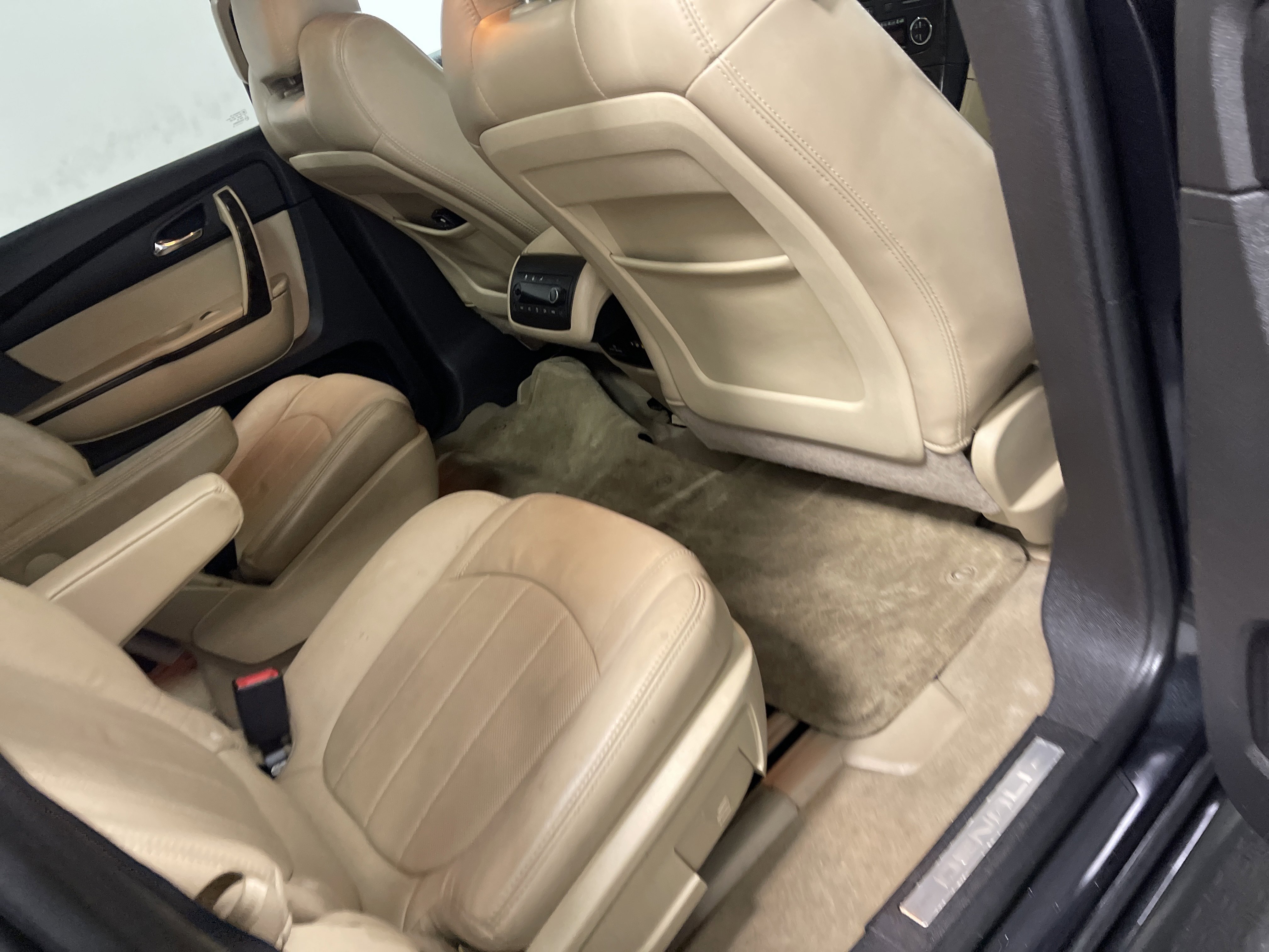 Used 2012 GMC Acadia Denali image 22