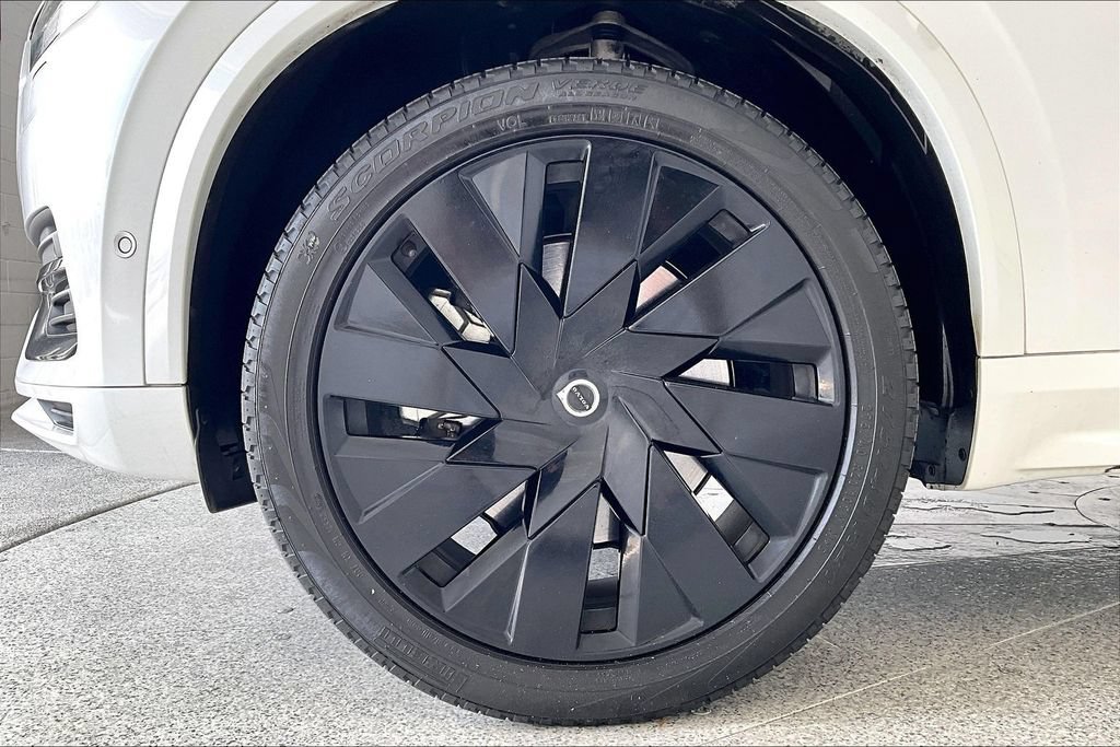 Certified 2024 Volvo XC90 T8 Plus w/ Protection Package Premier AWD/4WD image 10