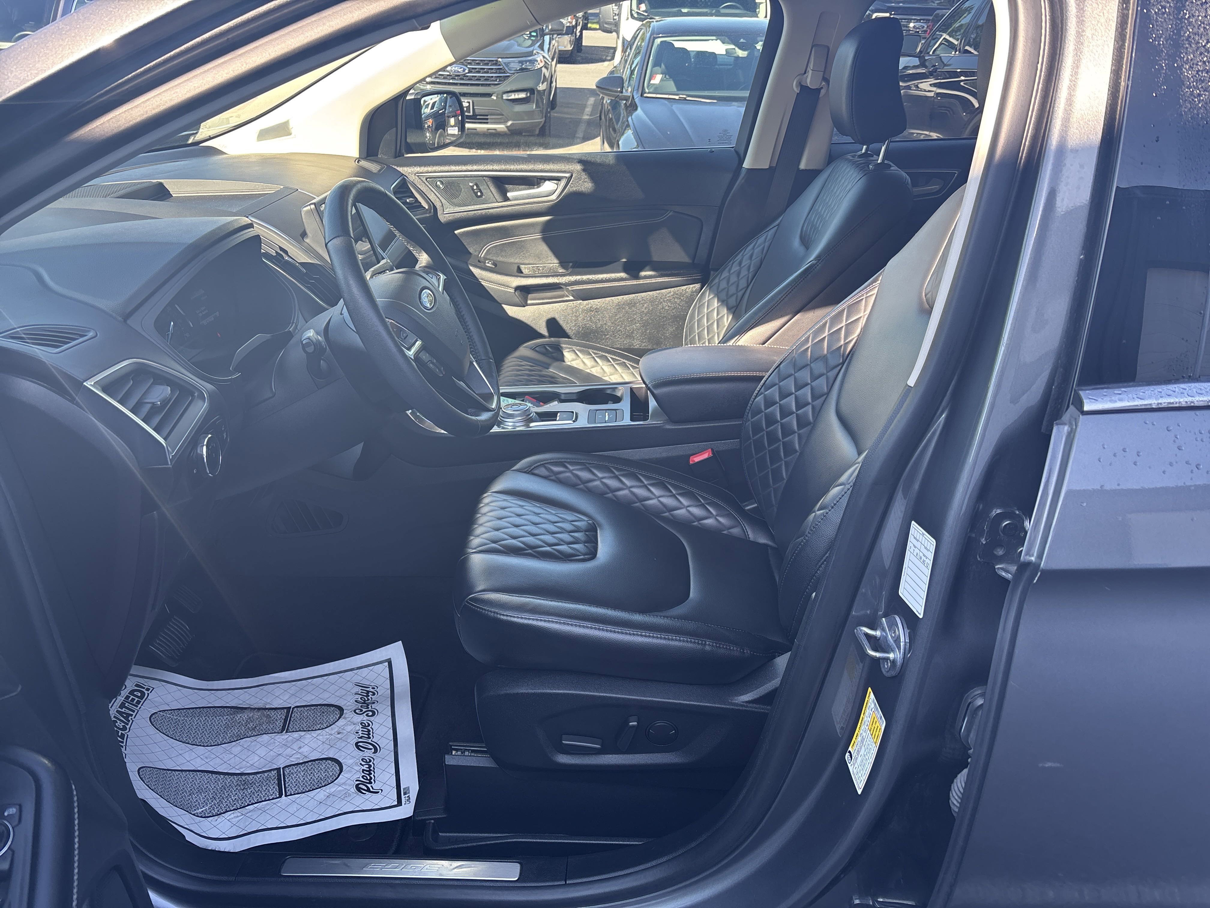 Used 2024 Ford Edge Titanium image 12