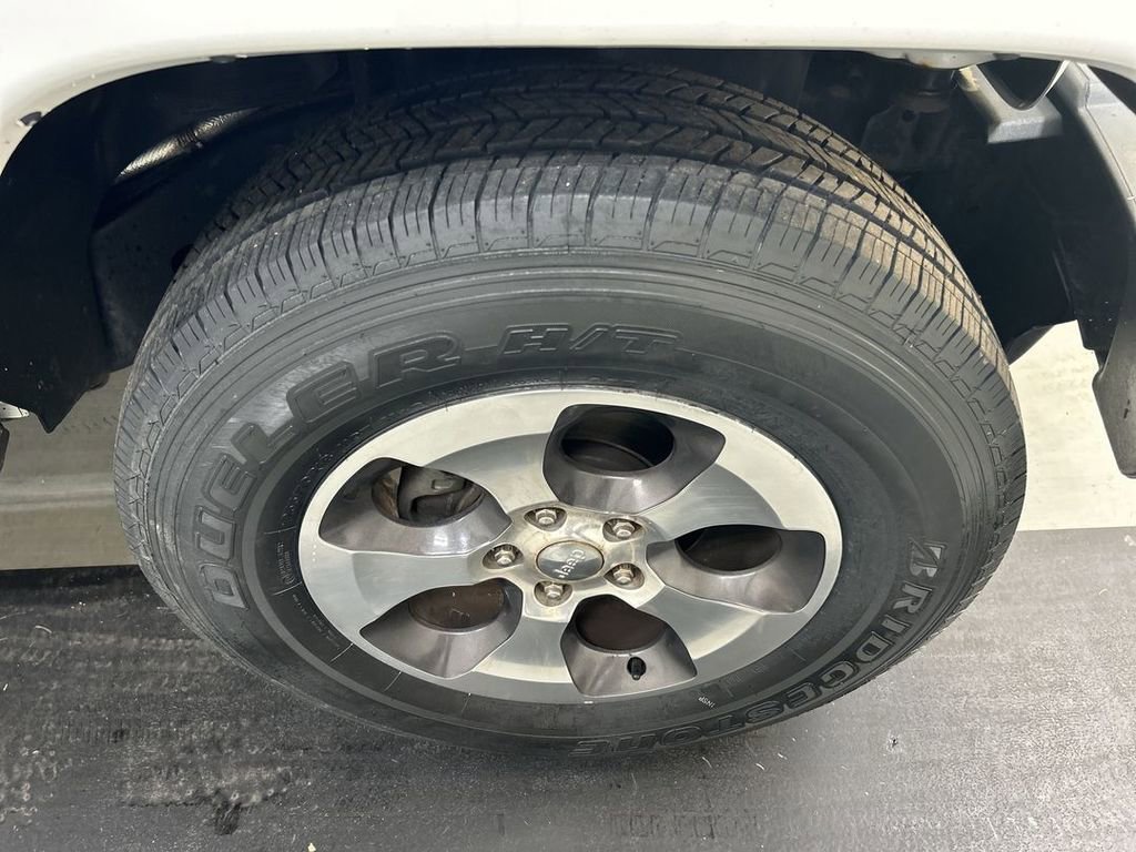 Used 2017 Jeep Wrangler Unlimited Sahara w/ Connectivity Group AWD/4WD image 8