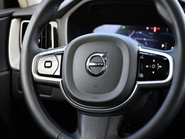 Certified 2025 Volvo XC60 B5 Plus image 19