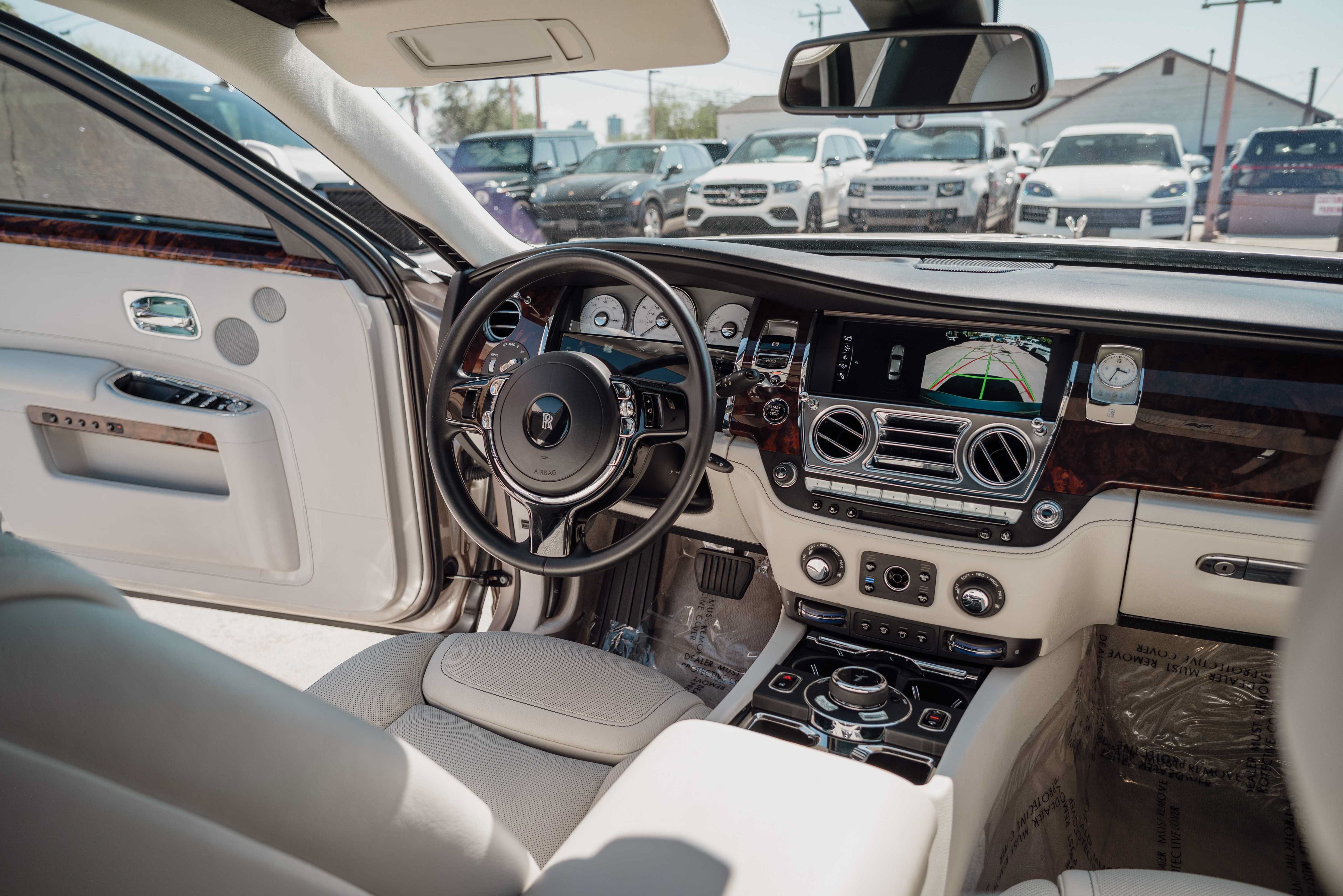 Used 2020 Rolls-Royce Ghost RWD image 8