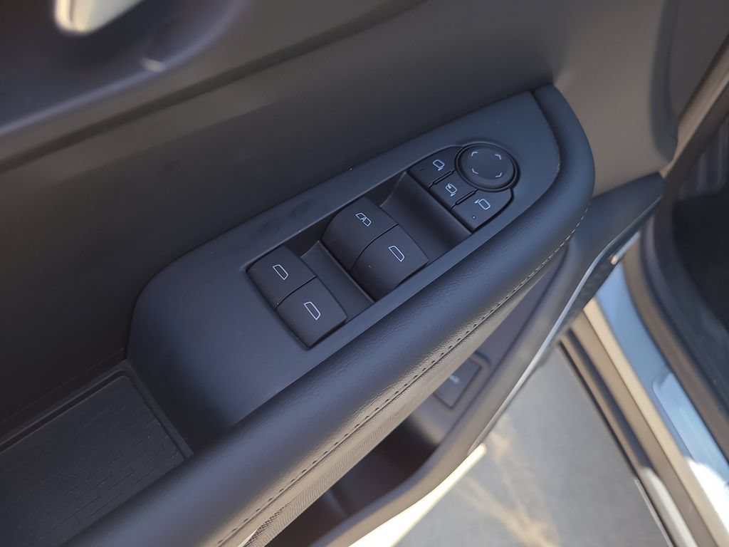 Used 2025 Buick Enclave Preferred FWD image 19