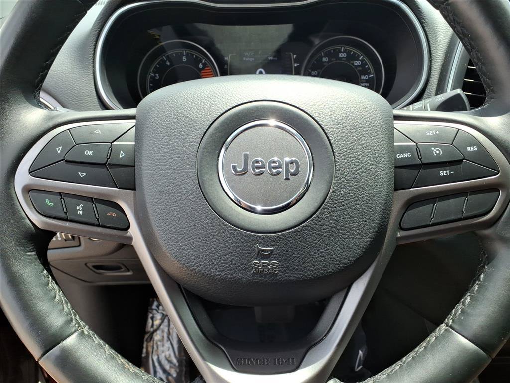 Used 2019 Jeep Cherokee Latitude Plus w/ Comfort/Convenience Group AWD/4WD image 13