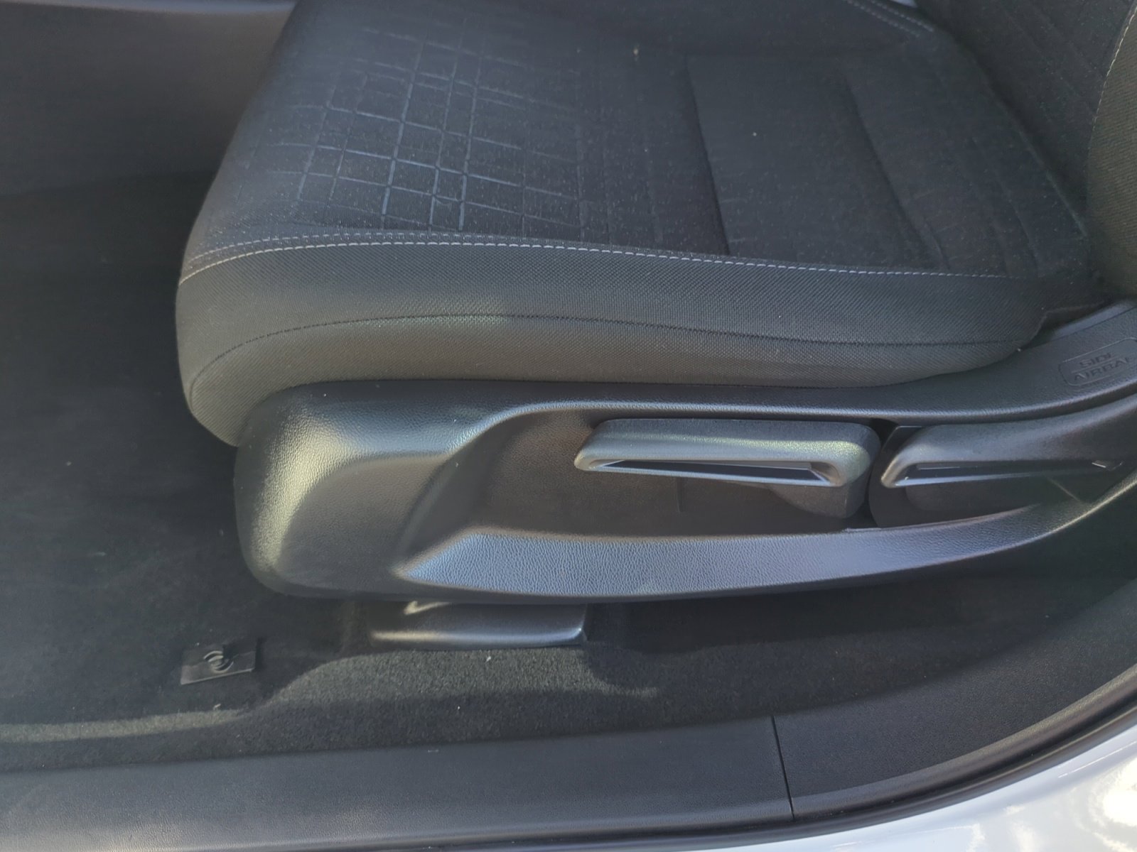 Used 2025 Honda HR-V LX image 14