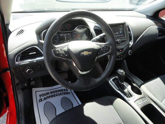 Used 2017 Chevrolet Cruze LT w/ Convenience Package FWD image 8