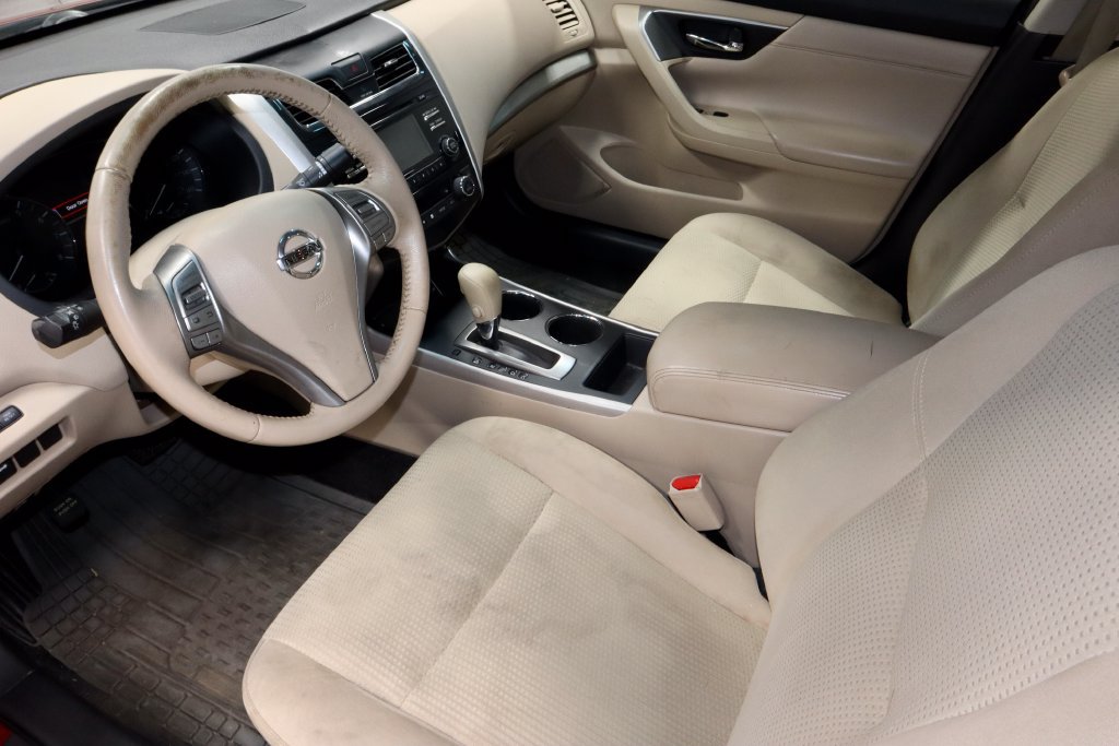 Used 2015 Nissan Altima 2.5 SV FWD image 23