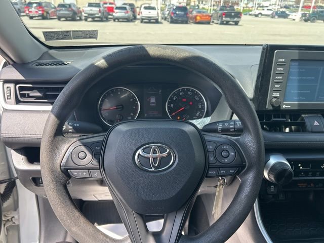 Used 2021 Toyota RAV4 LE AWD/4WD image 19